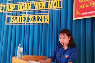 Chi đoàn tổ chức lễ kết nạp đoàn viên mới
